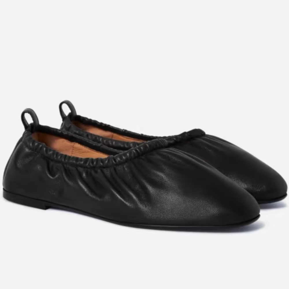 Everlane Scrunch Flat